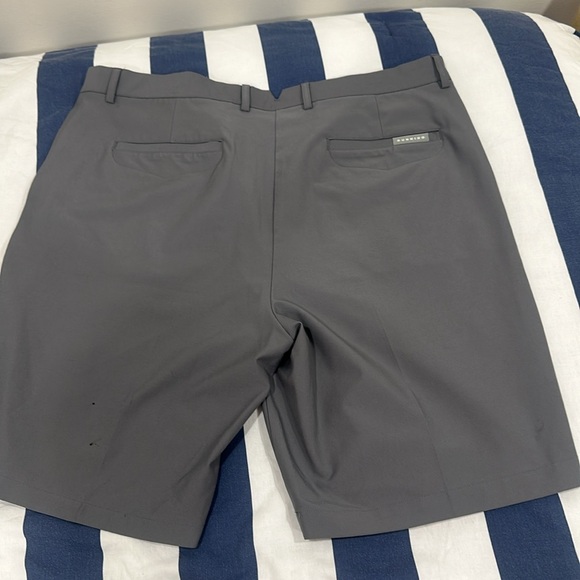 Size 38 Comfortable grey shorts in good condition - Picture 5 of 10